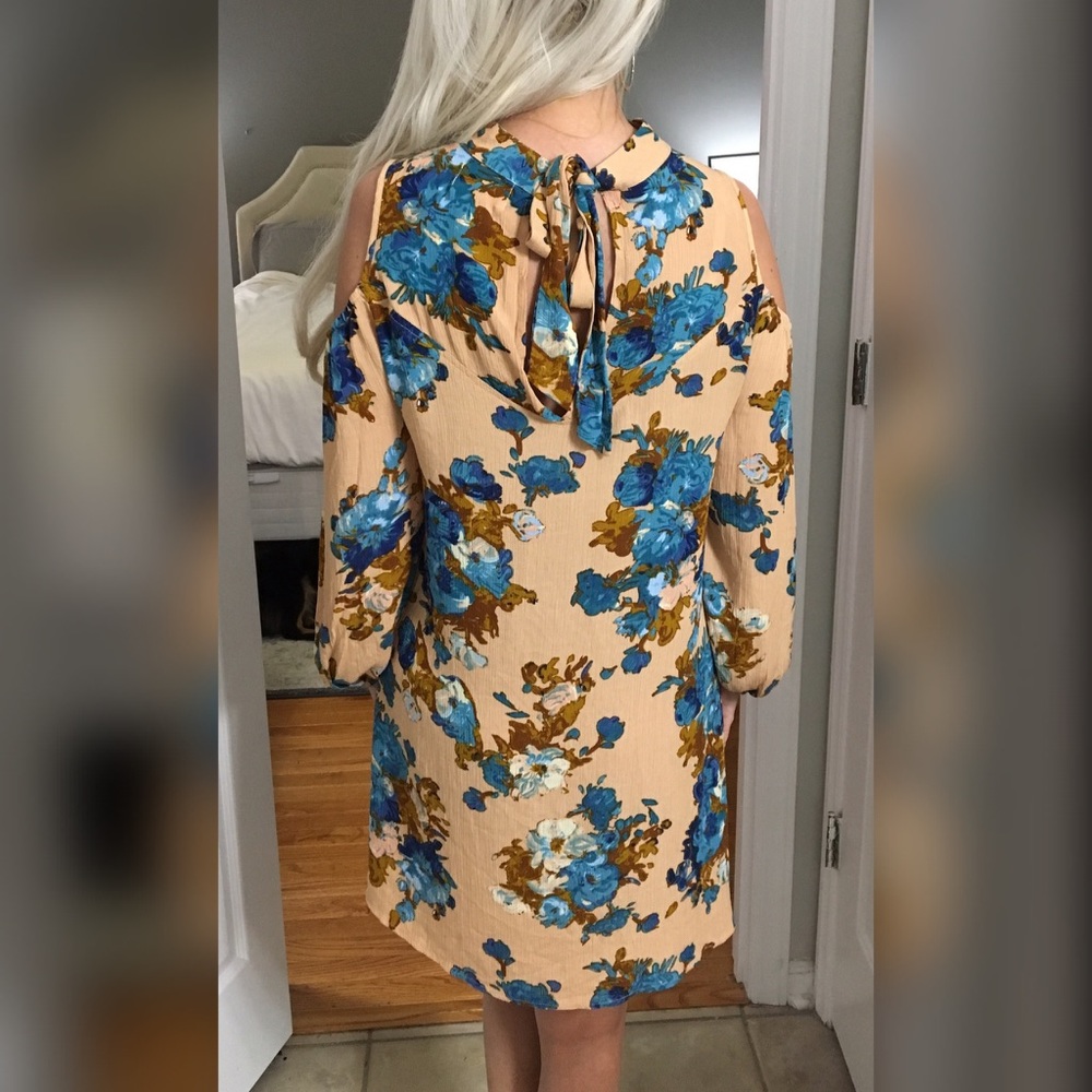 LAST 1! 💕💕Mock Neck Cold shoulder dress - Picture 3 of 5